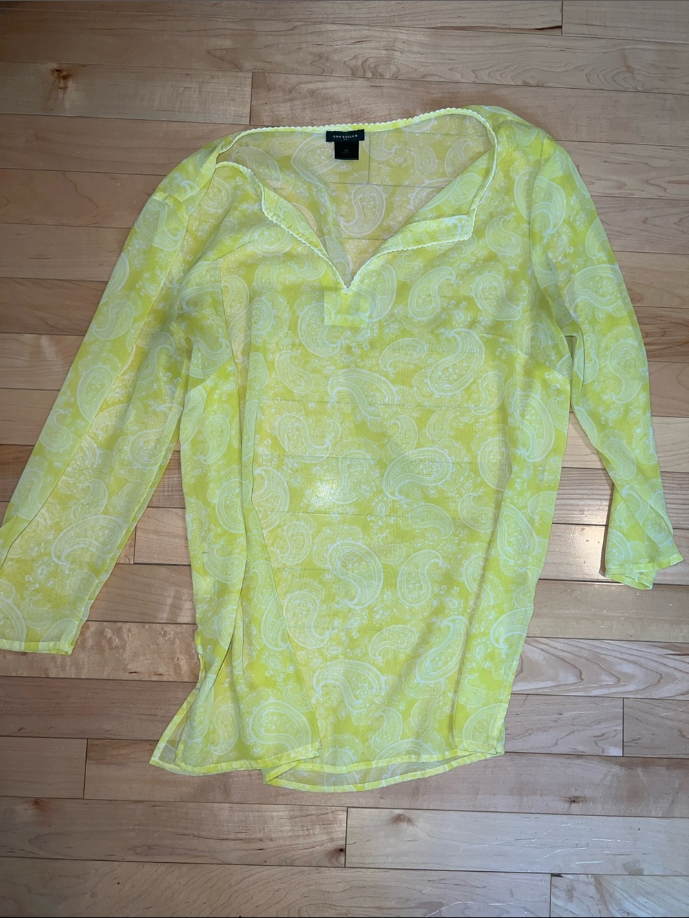 Ann Taylor Lightweight Yellow Paisley V-Neck Blouse